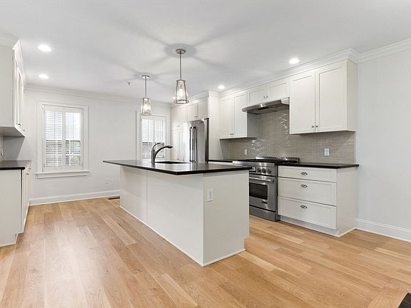 4th image of 244 High St APT 1