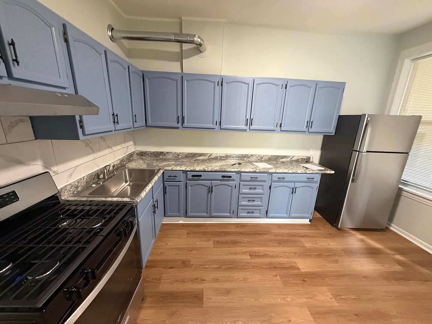 2 bed, 650 sqft, $1,600 — Photo 4
