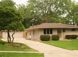 2208 NW 81st St, Clive, IA 50325