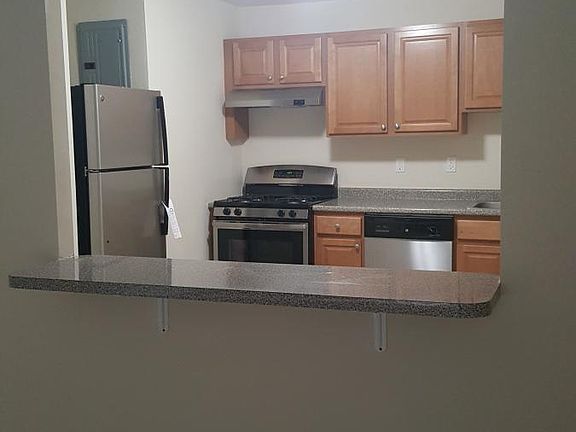3rd image of 11 Hollis Ave