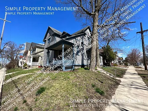 52 Union Ave NE #1 Photo 1