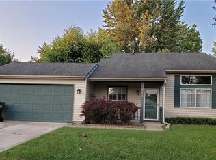 8453 Saxon Ct, Columbus, IN 47201
