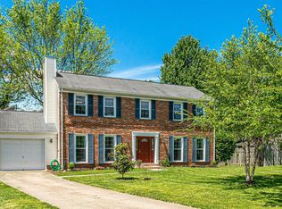 2570 Viking Dr, Herndon, VA 20171