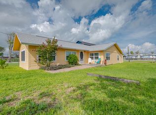 511 Copano Cove Rd, Rockport, TX 78382