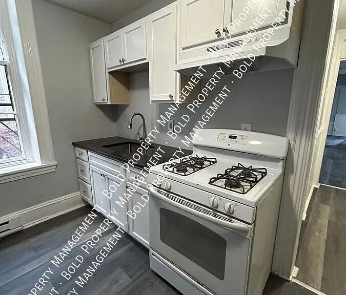 306 S 5th St #2R — Photo 2