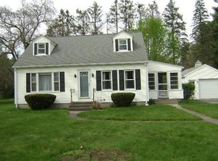 272 Goldthwaite Rd, Northbridge, MA 01534