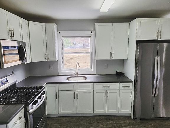 3rd image of 264 Lehigh Ave Floor 3