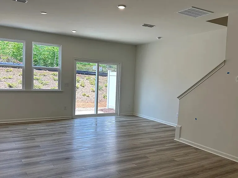 169 Parker Ln — Photo 8