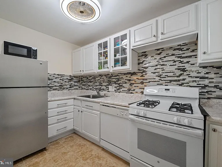 7984 Audubon Ave #203 — Photo 13