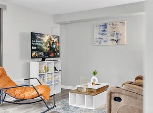 120 Country Club Dr #73, Guelph, ON N1E 3K7