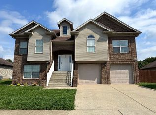 1715 W Crocus Dr, Radcliff, KY 40160