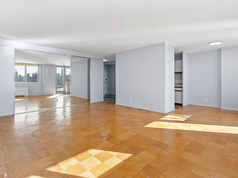6040 Boulevard East #14F — Photo 2