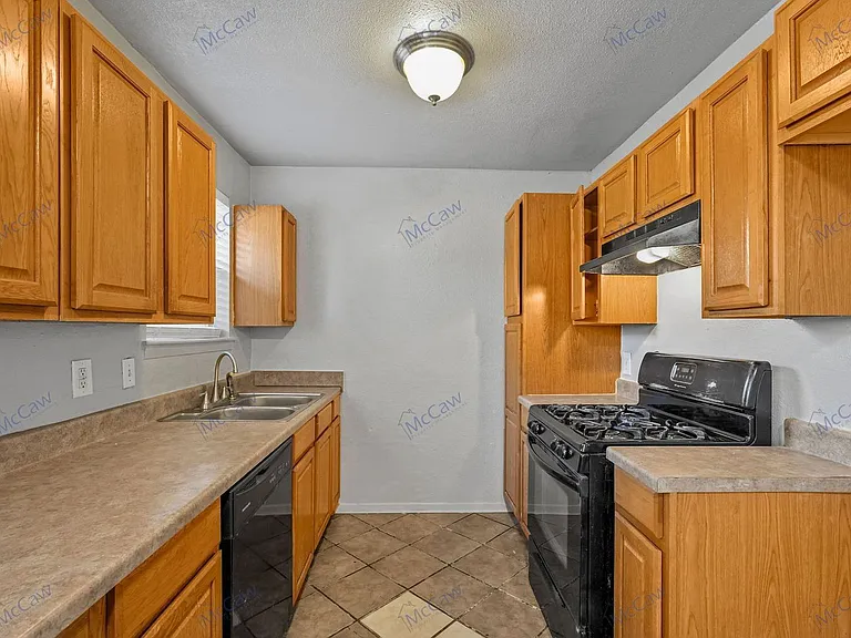 3204 Caribbean Dr — Photo 5