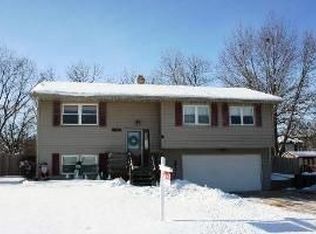 6N566 Tuscola Ave, Saint Charles, IL 60174
