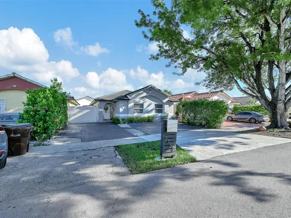3135 W 72nd Ter, Hialeah, FL 33018