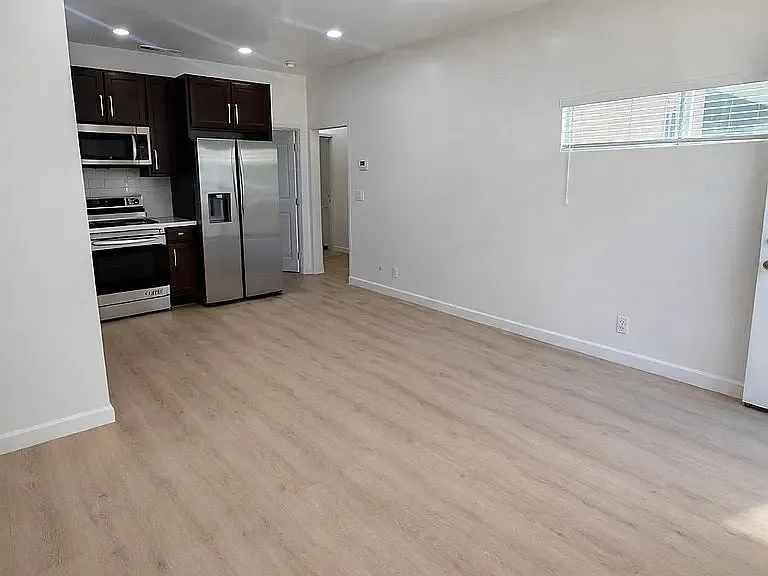 9150 N Columbus Ave — Photo 2
