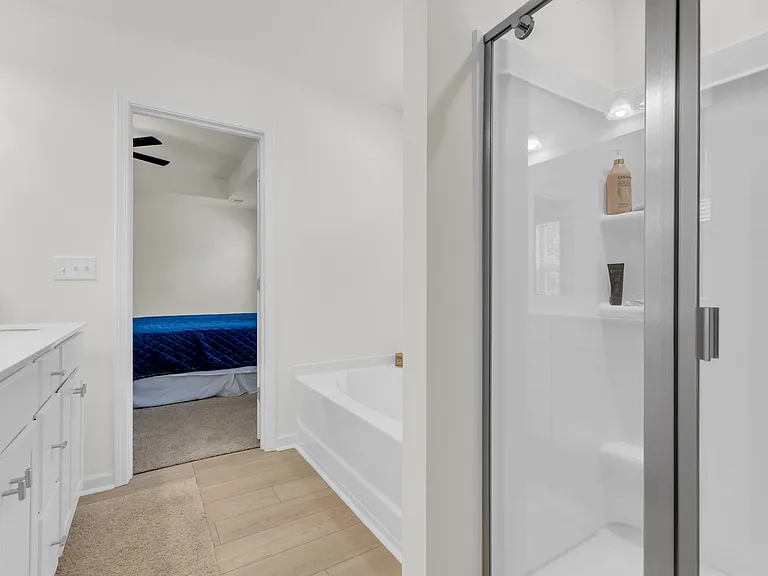 1110 Silverbend Trl — Photo 20