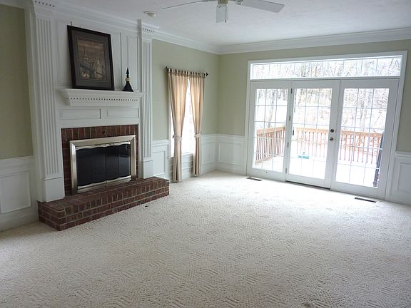 4th image of 913 Big Bear Ct