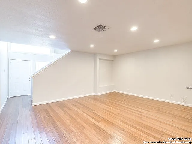100 Lorenz Rd #1501 — Photo 38