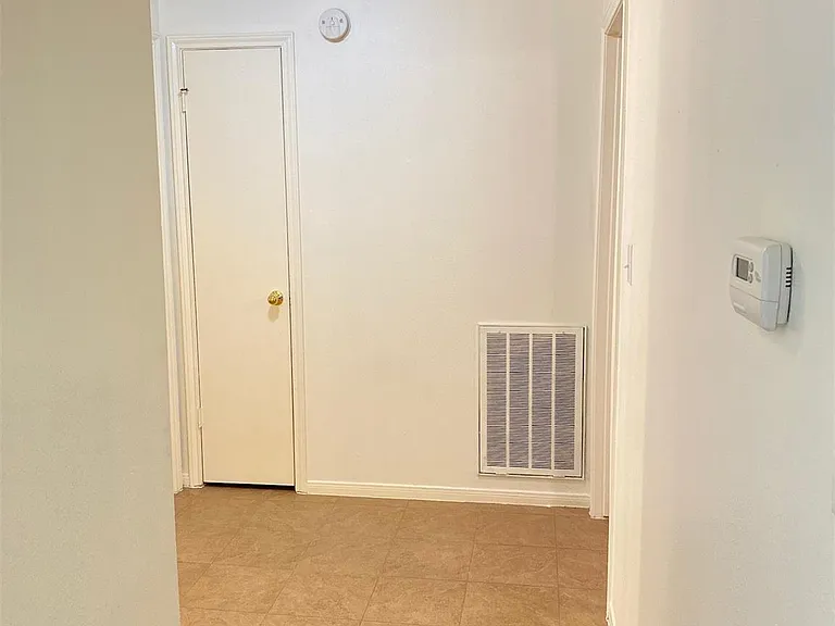 2733 Davis Ave — Photo 29