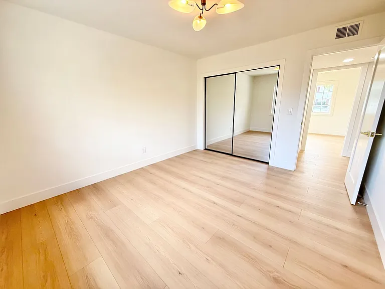 2902 E Winfield Ave — Photo 17