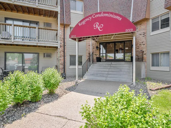 2011 E 122nd St APT D24, Burnsville, MN 55337