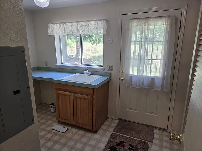 10700 NE Stevenson Rd — Photo 17