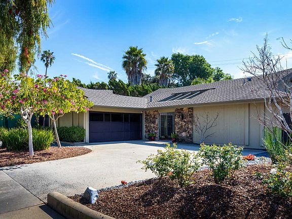 2nd image of 1415 Portesuello Ave