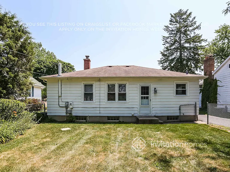 180 S Oakland Grv — Photo 16