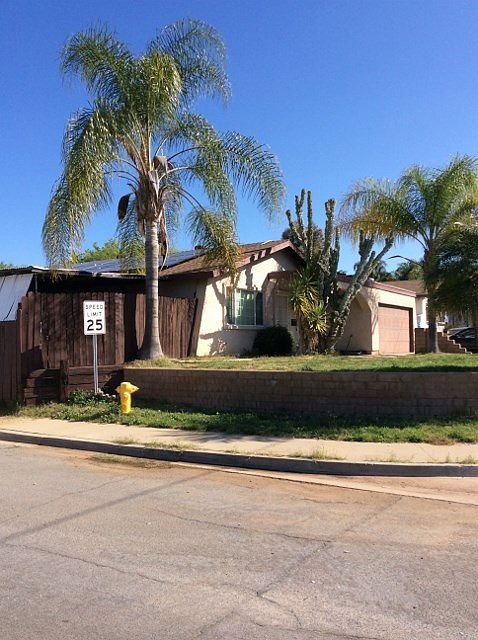 1st image of 13462 Lakeshore Dr