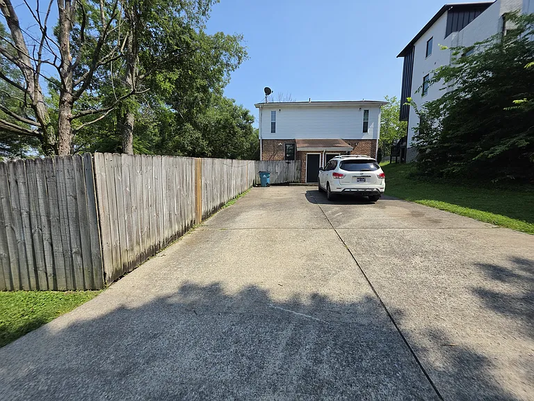 3100 Wellington Ave #B — Photo 26