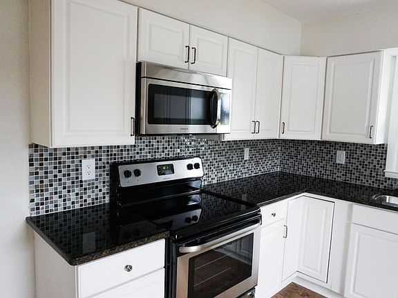 2nd image of 2427 W Carrington Ave