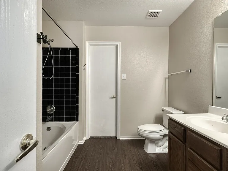 7537 Redrick Dr — Photo 10