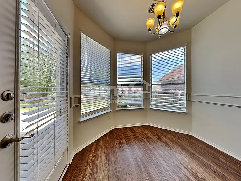 7017 Chaucer Dr — Photo 5