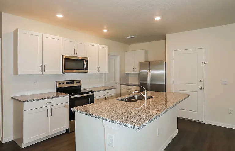 Kensington Woods Rental Homes — Photo 24