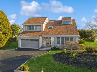 699 Tower Mews, Oakdale, NY 11769