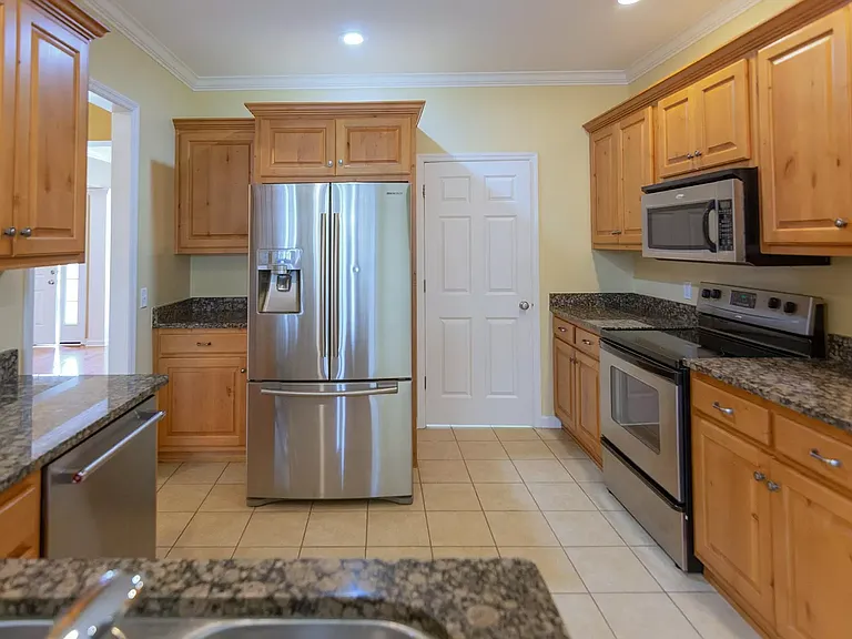 6811 Neville Dr — Photo 6