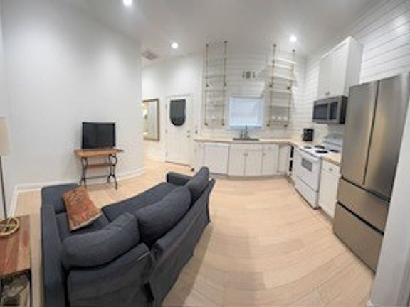 4th image of 406 Daniel Ct #B