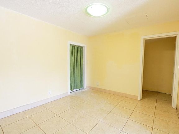 4th image of 8034 Sun Vista Way