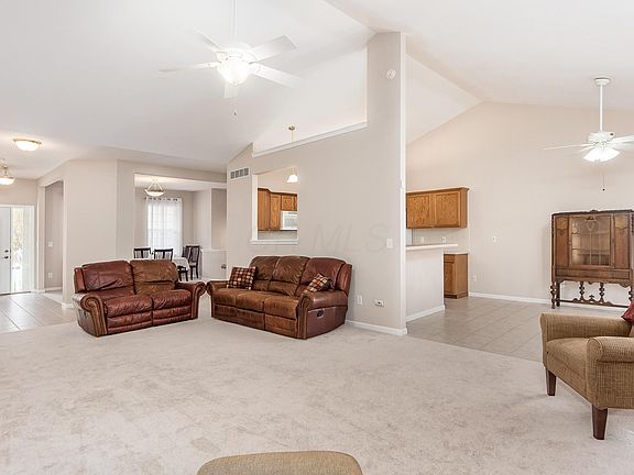 5th image of 1183 Gladiolus Ct