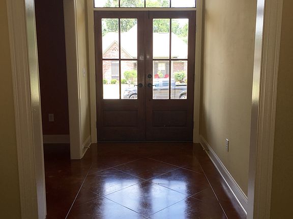 3rd image of 124 Cedar Green Dr