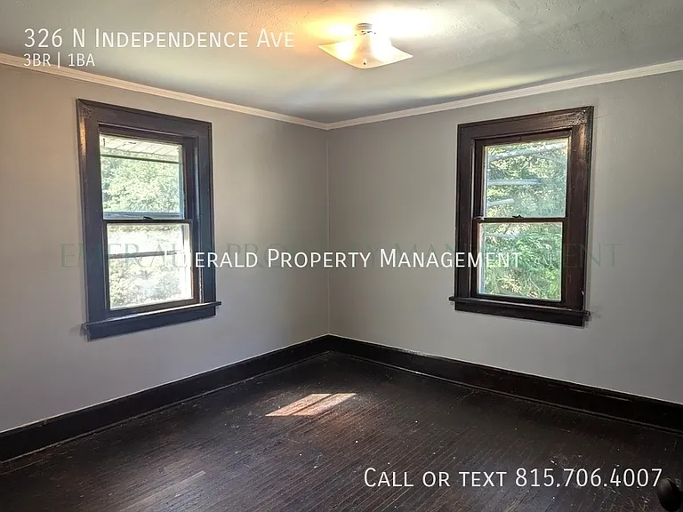 326 N Independence Ave — Photo 12
