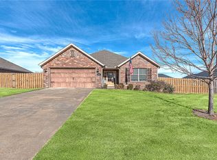 464 Concho St, Farmington, AR 72730