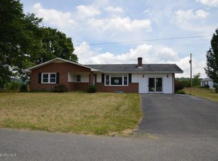 7630 Stillwater Dr, Belspring, VA 24058