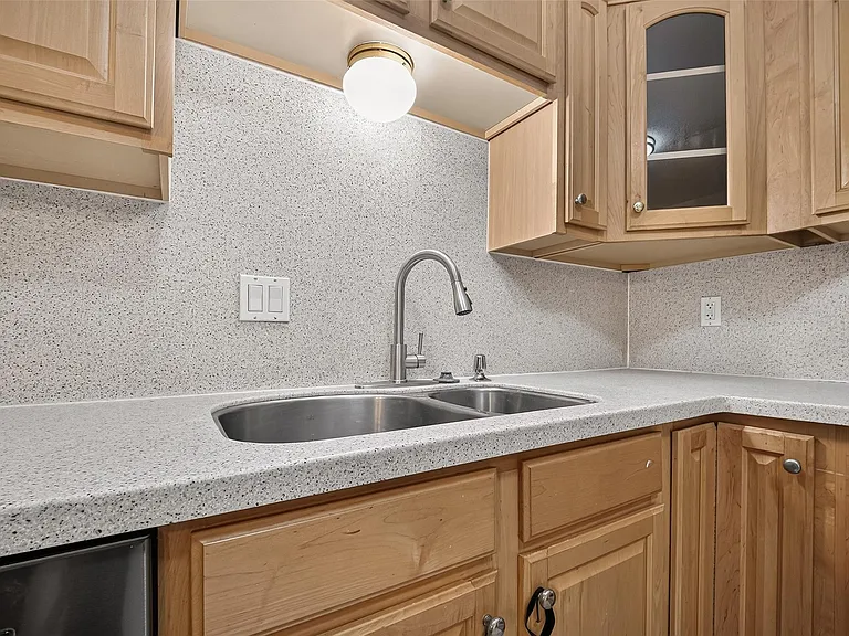10383 Briar Forest Dr — Photo 15