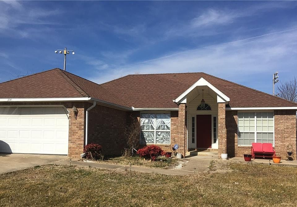 1st image of 374 W Tanner Dr