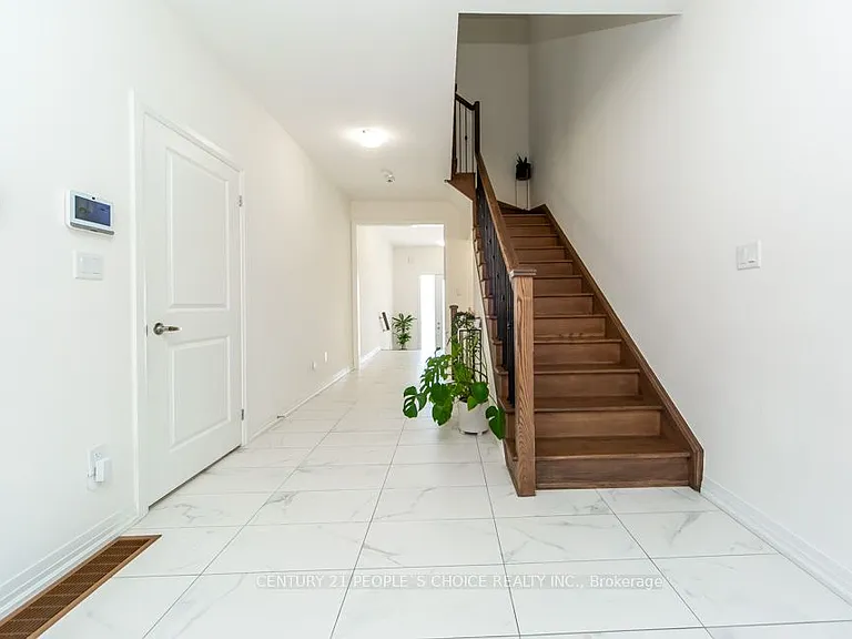 162 Ogston Cres — Photo 5