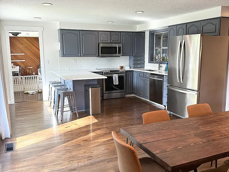Kitchen & Dining room