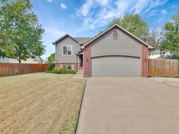 961 Gayle Dr, Valley Center, KS 67147