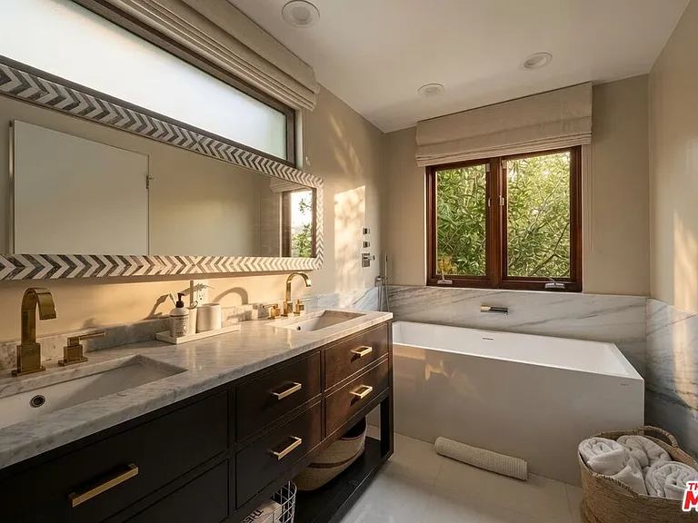 2035 De Mille Dr — Photo 35